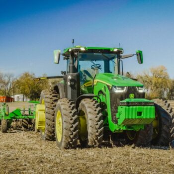| john deere autonomous self driving tractor 1009701