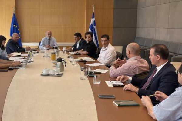 Ο ΕΛΓΑ, οι εργάτες γης και ο ΟΠΕΚΕΠΕ τα θέματα που συζητηθηκαν στη συνάντηση ΕΘΕΑΣ με τον Αντιπρόεδρο της κυβέρνησης, κ. Κωστή Χατζηδάκη AgroPublic | Δίπλα στον αγρότη, καθημερινά αγροτικά νέα, γεωπονικές δημοσιεύσεις, κτηνοτροφία, ελαιοκομία, αμπελουργία | de2ee16b855858177d59e7d04b457621 XL